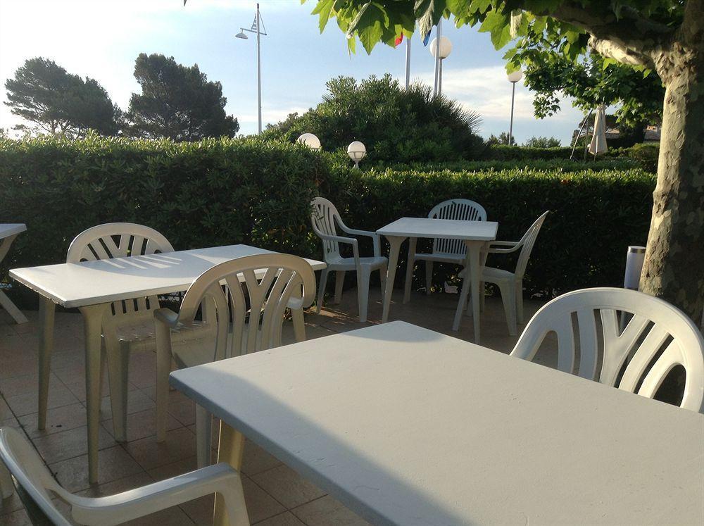 Hotel La Caravelle Fréjus Exterior foto